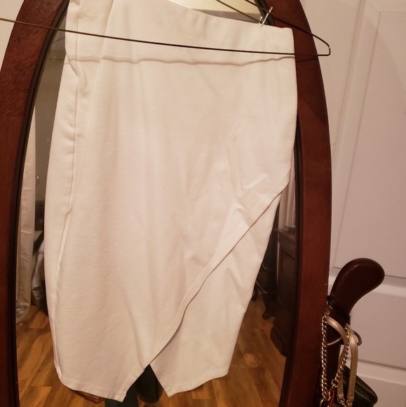 Skirt - Picture 2 of 2